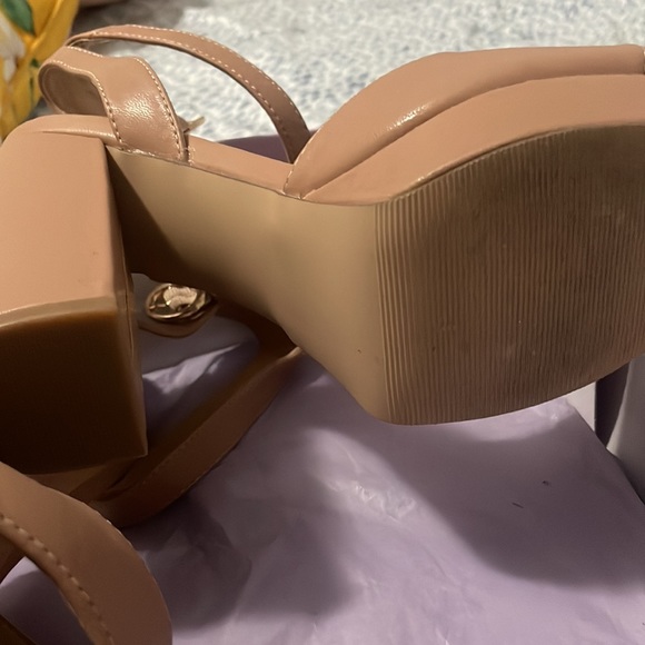 Cute platform - Picture 2 of 3